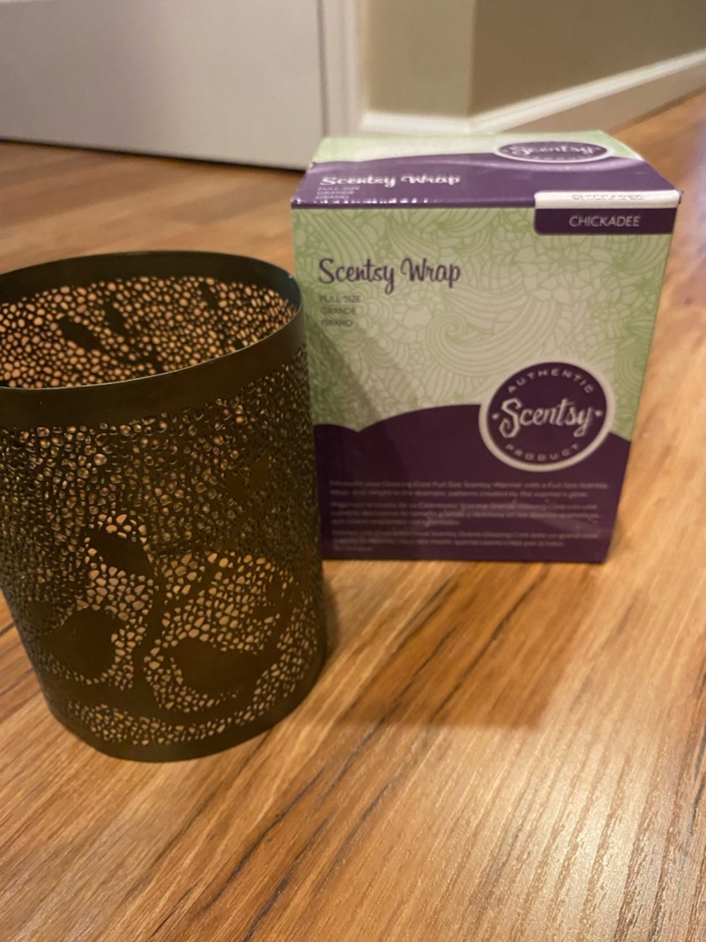Scentsy CHICKADEE WARMER WRAP FULL SIZE INCLUDES BOX WRAP ONLY